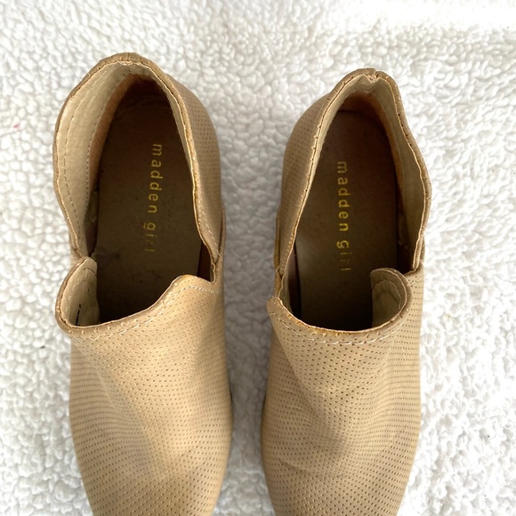 Women's Madden Girl Haven faux perforated leather ankle boots - Picture 4 of 6